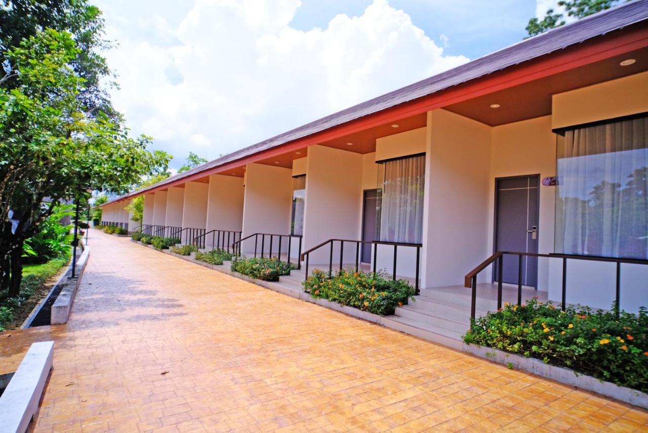 Rnana Grand Phang Nga Exterior foto